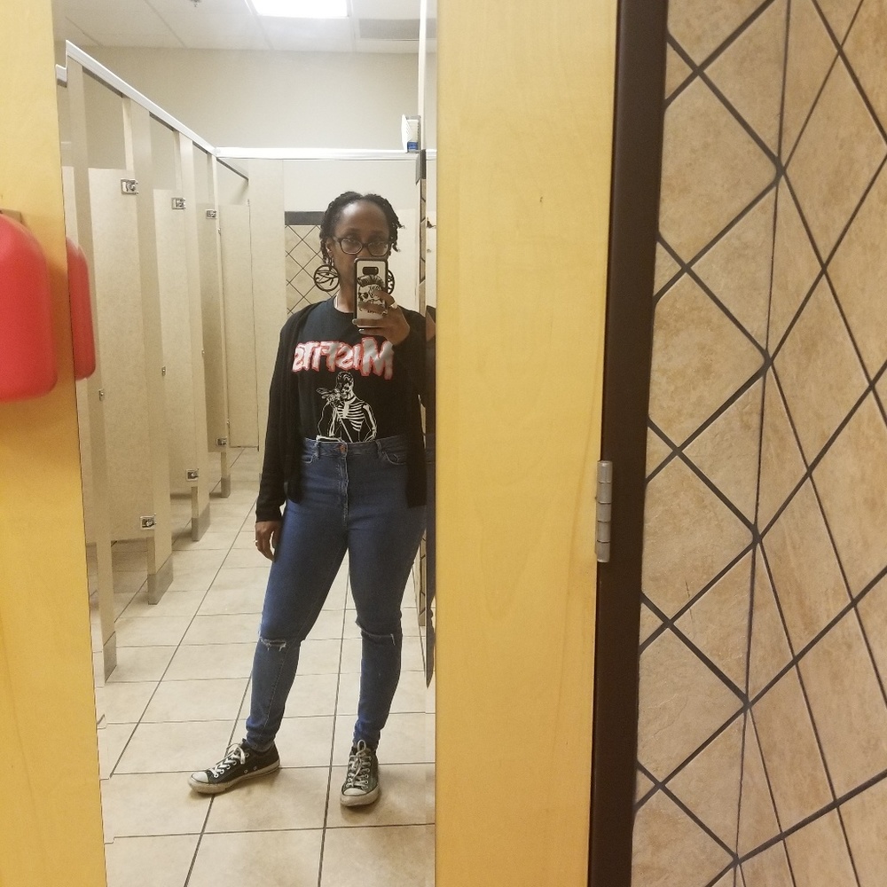 Meet your Posher, Courtney